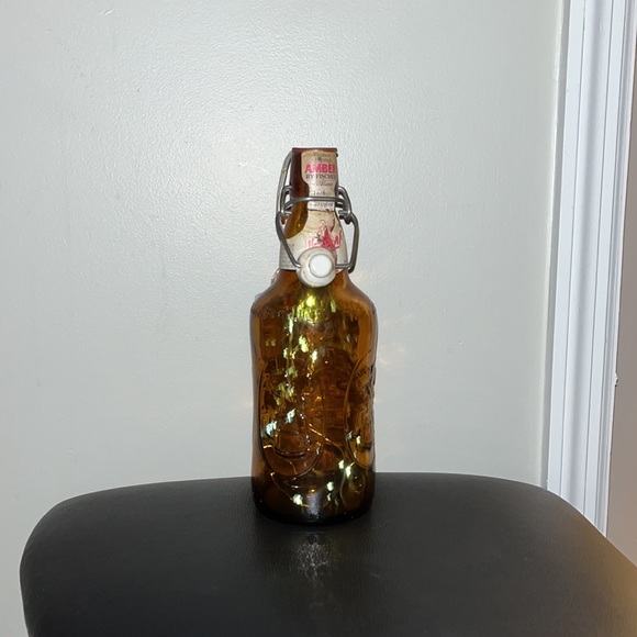 🌺VINTAGE FISHER EMBOSSED AMBER GLASS BOTTLE - Picture 9 of 10
